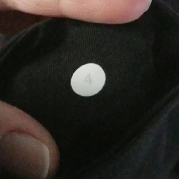 Lululemon Black Crops - Picture 5 of 6